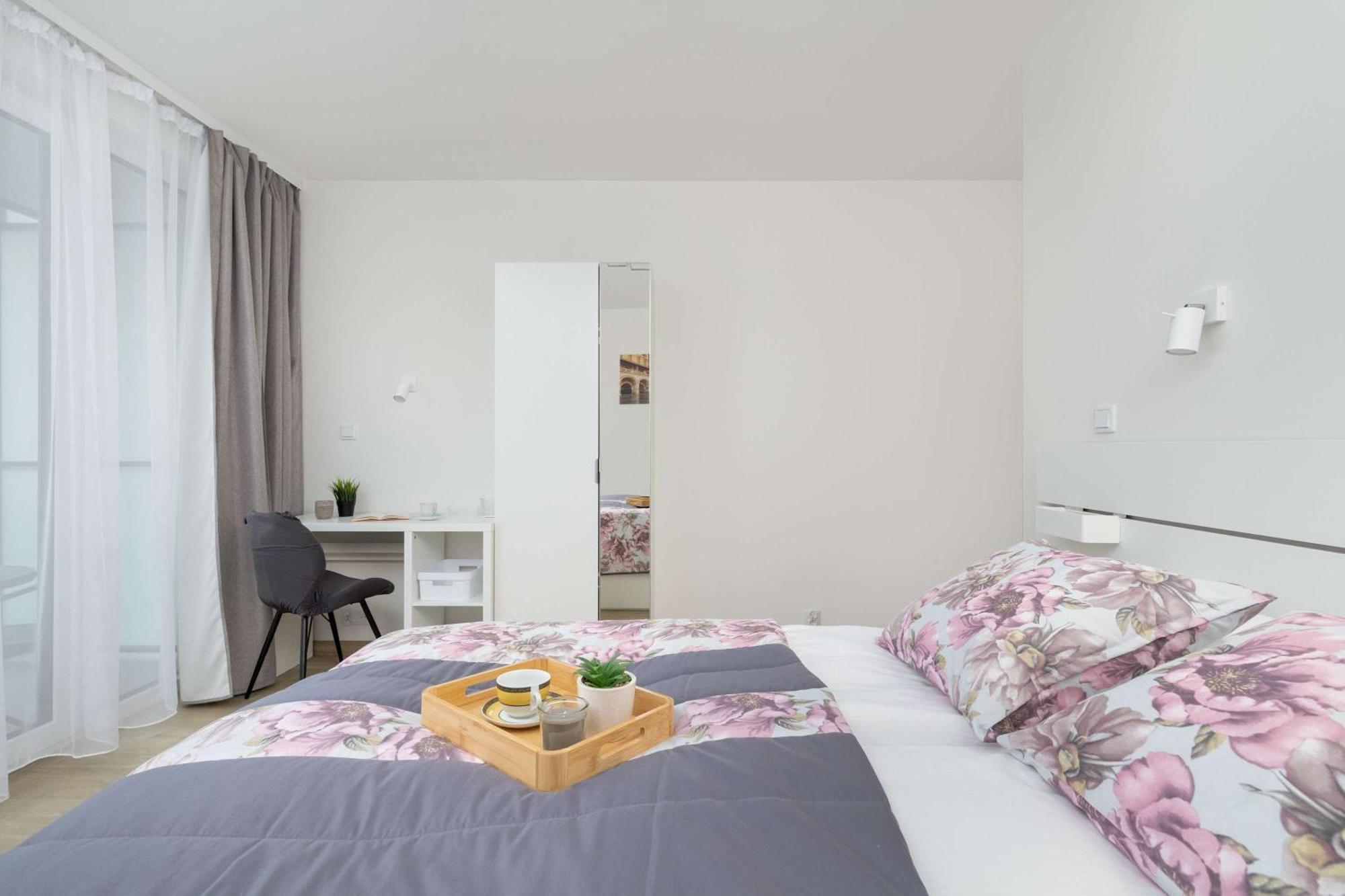 Cozy Apartments Laszkiewicza With Parking By Noclegi Renters Cracovia Exterior foto