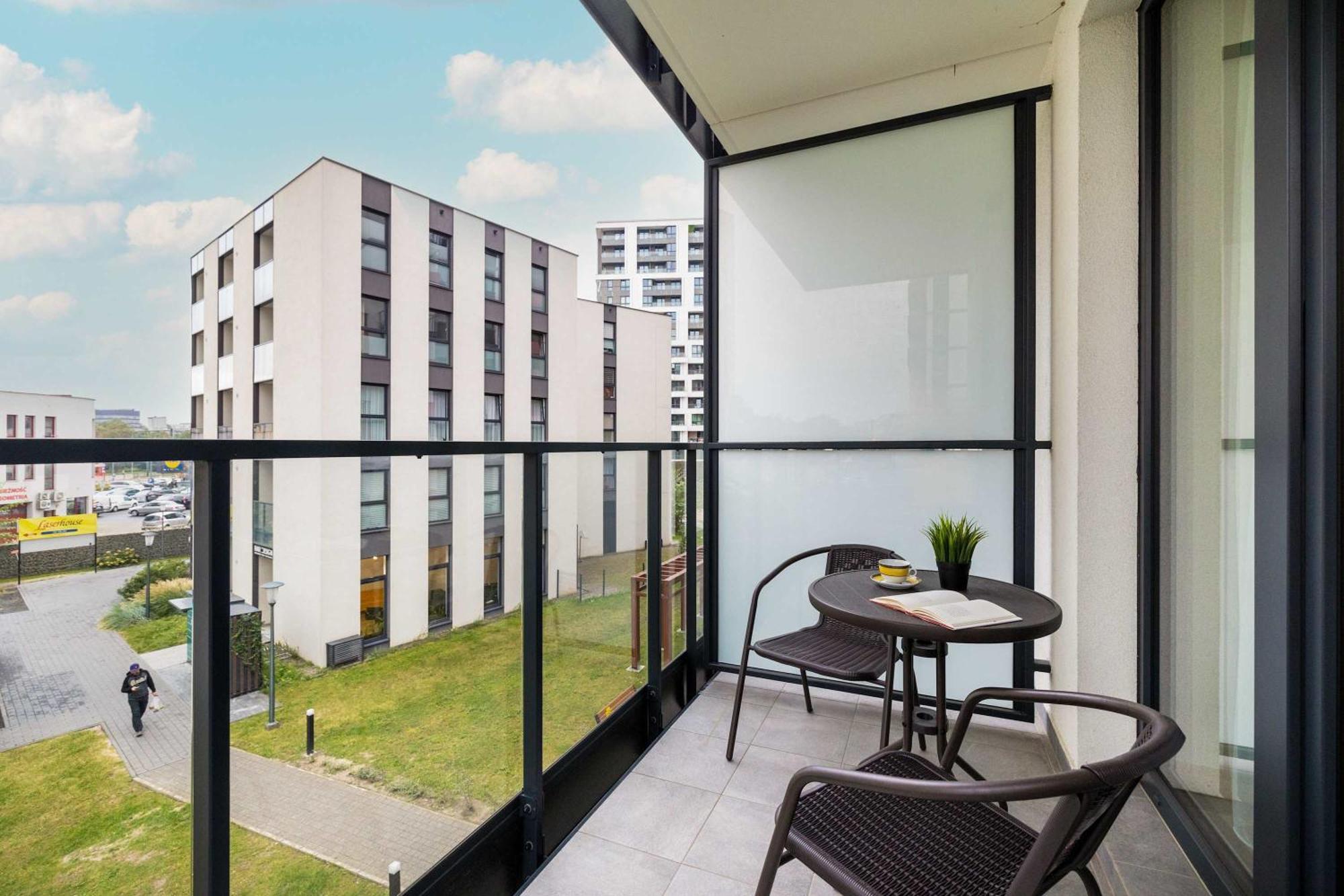 Cozy Apartments Laszkiewicza With Parking By Noclegi Renters Cracovia Exterior foto